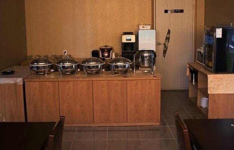 בית מלון כפרי The 7 Business