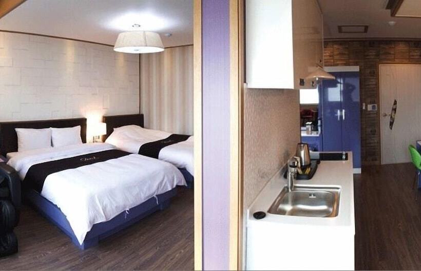 בית מלון כפרי The 7 Business