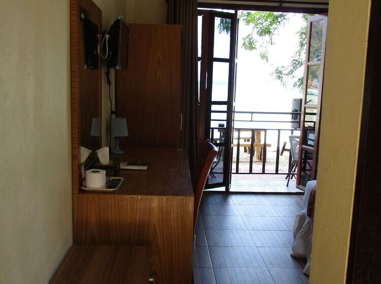 هتل Phi Phi Green House & Sunsky Hostel