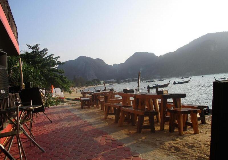 هتل Phi Phi Green House & Sunsky Hostel