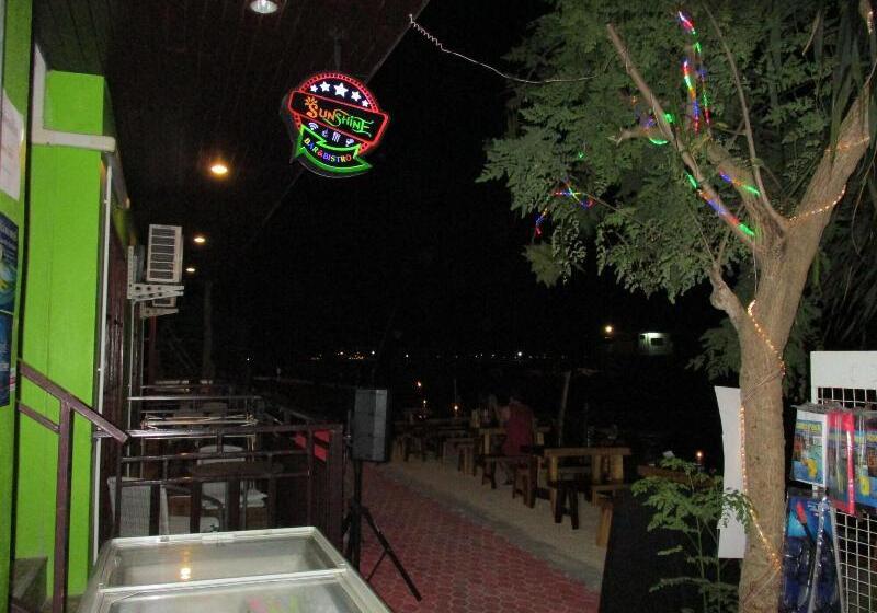Отель Phi Phi Green House & Sunsky Hostel