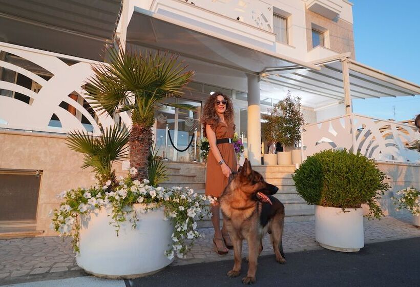 בית מלון כפרי Piccadilly Rooms Restaurant And Beach