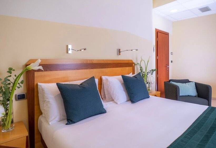 בית מלון כפרי Piccadilly Rooms Restaurant And Beach