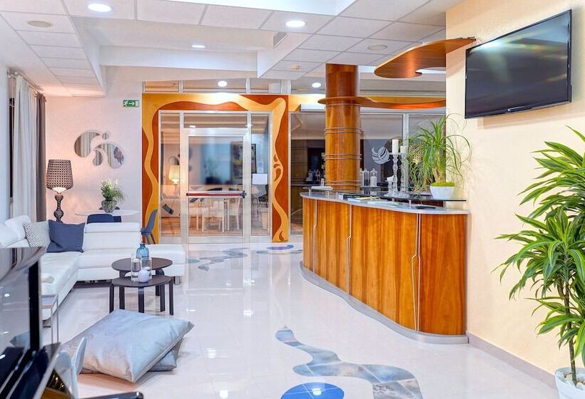 בית מלון כפרי Piccadilly Rooms Restaurant And Beach