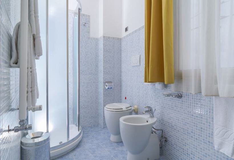 בית מלון כפרי Piccadilly Rooms Restaurant And Beach