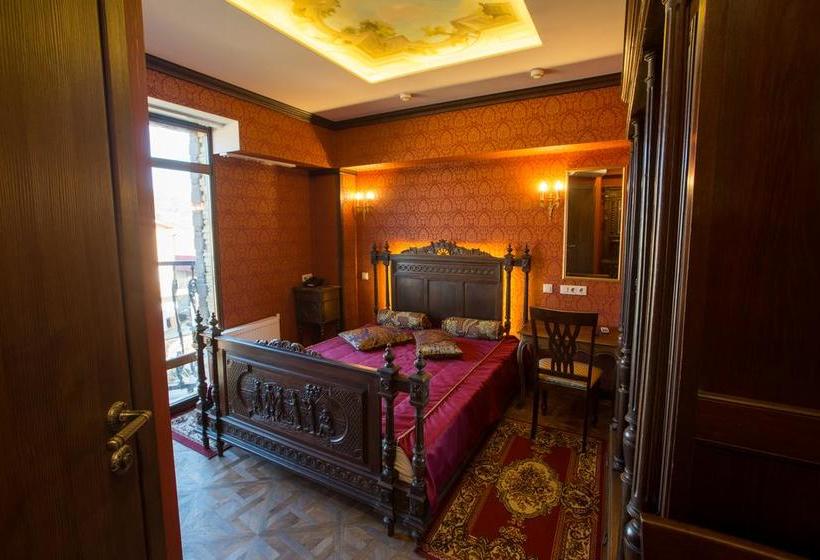 Arthotel Poruchik Rzhevsky