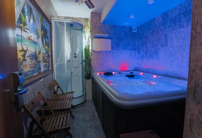 Arthotel Poruchik Rzhevsky