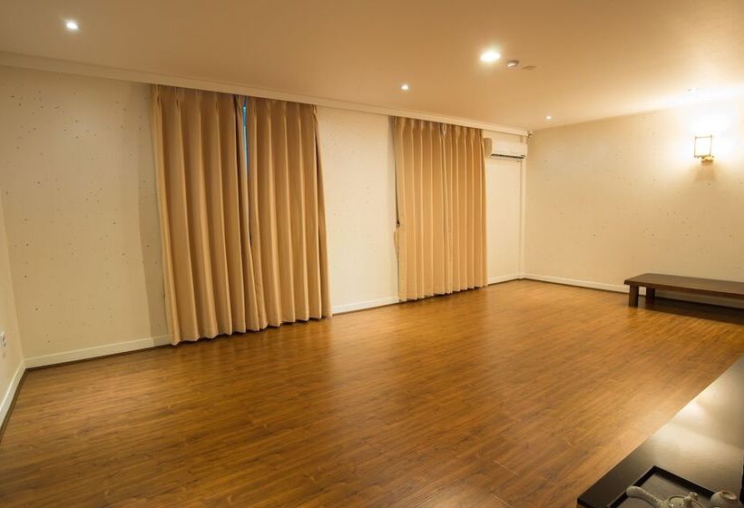 فندق Pungnam Family