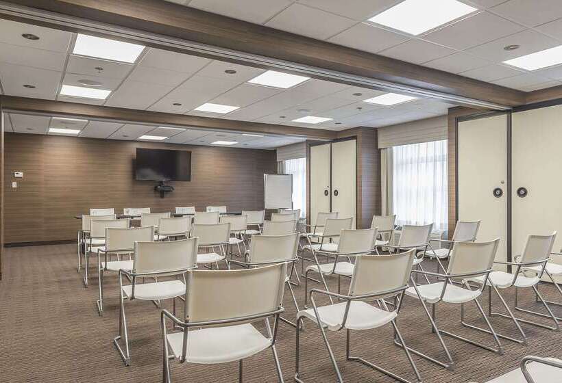 Отель Quality Inn Sept Iles