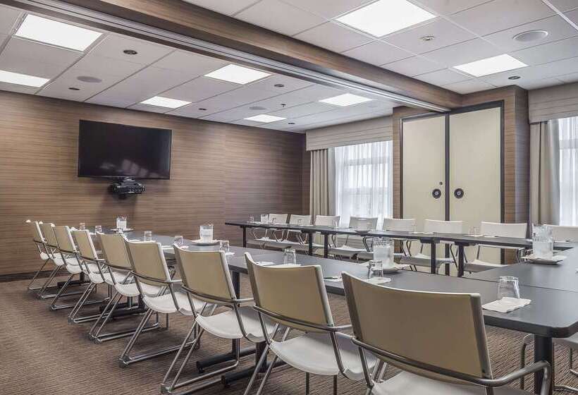 Отель Quality Inn Sept Iles