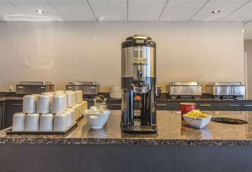 Отель Quality Inn Sept Iles