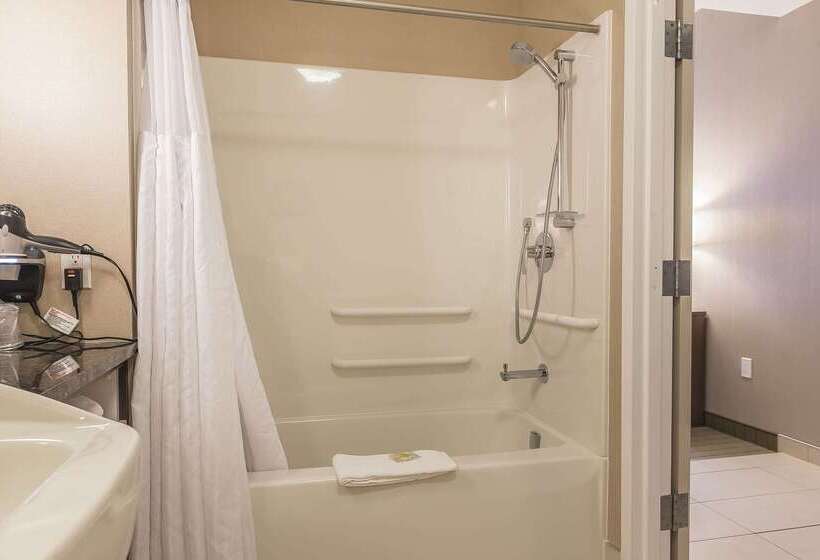 Отель Quality Inn Sept Iles