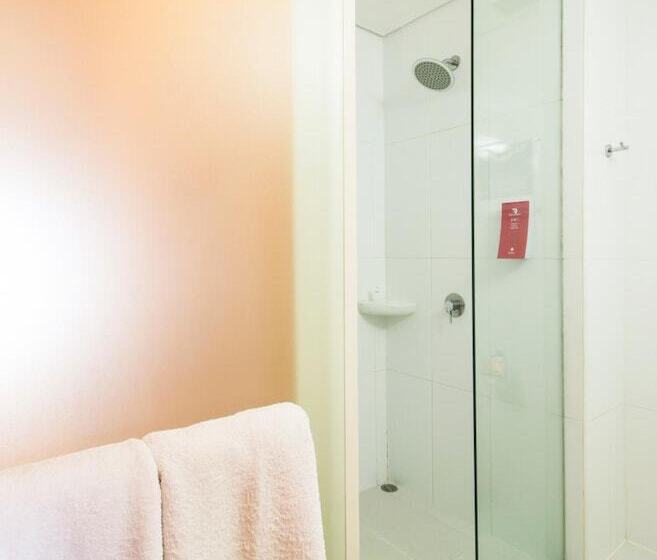 호텔 Red Planet Makati Amorsolo