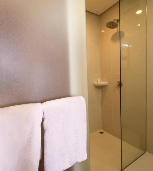 호텔 Red Planet Makati Amorsolo