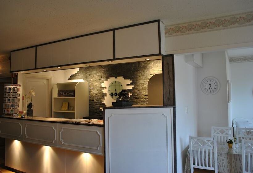 Solsta Hotell