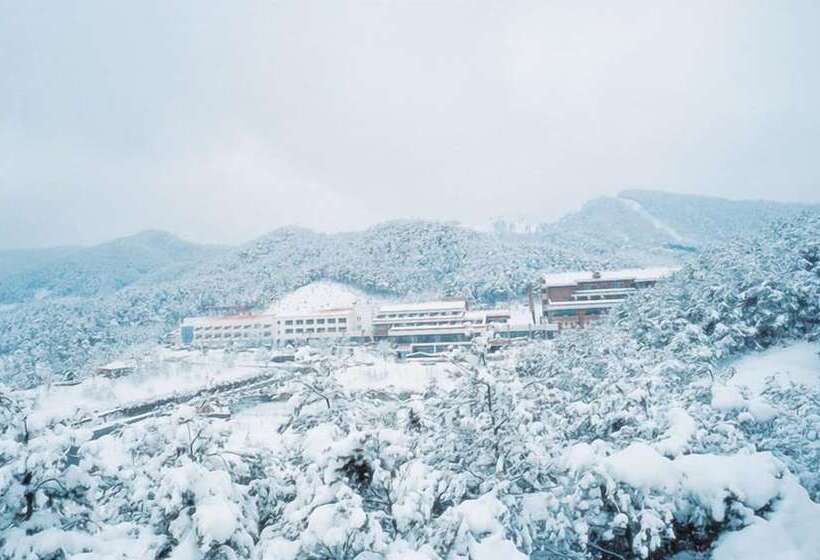 Отель Chungju Suanbo Park