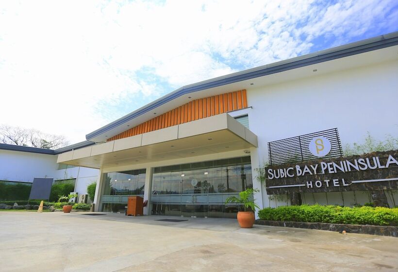 هتل Subic Bay Peninsular