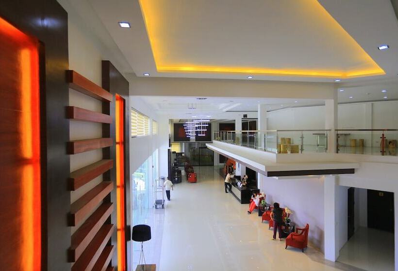 هتل Subic Bay Peninsular