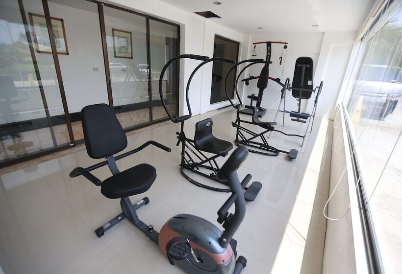 هتل Subic Bay Peninsular