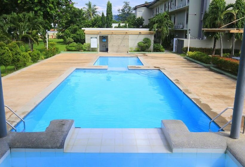 هتل Subic Bay Peninsular