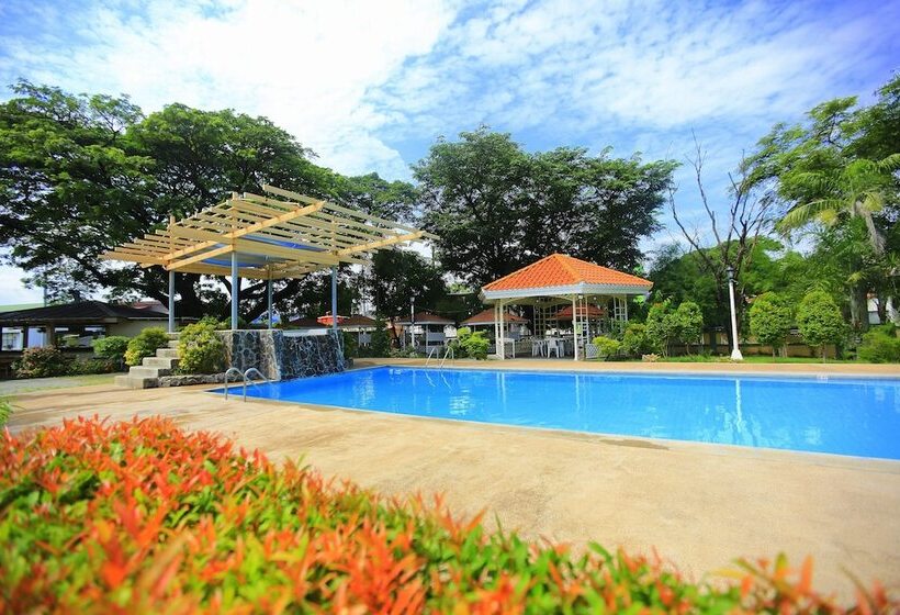 هتل Subic Bay Peninsular