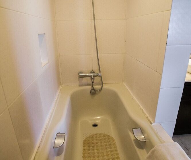 هتل Subic Bay Peninsular