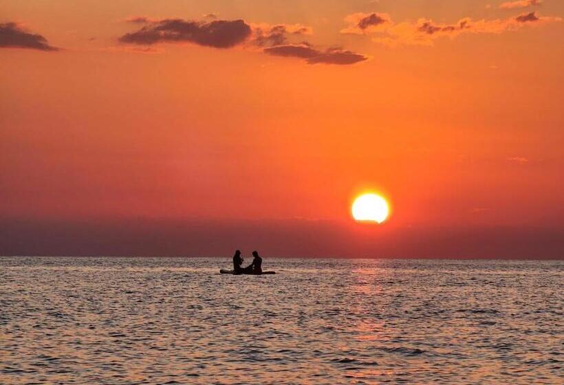 Sylvia Hotel & Resort Komodo