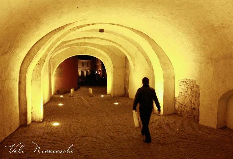 فندق The Council