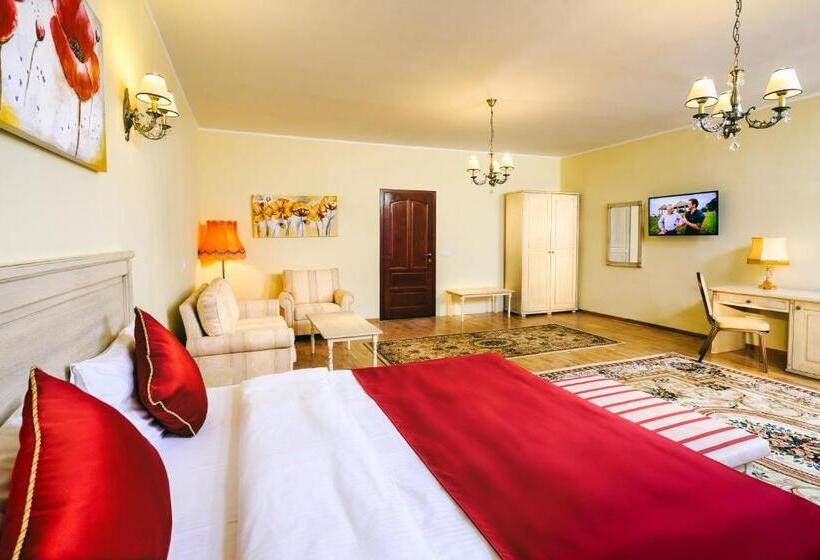 فندق The Council