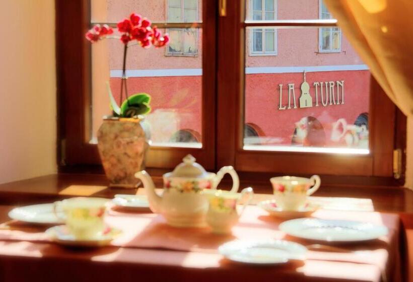 فندق The Council