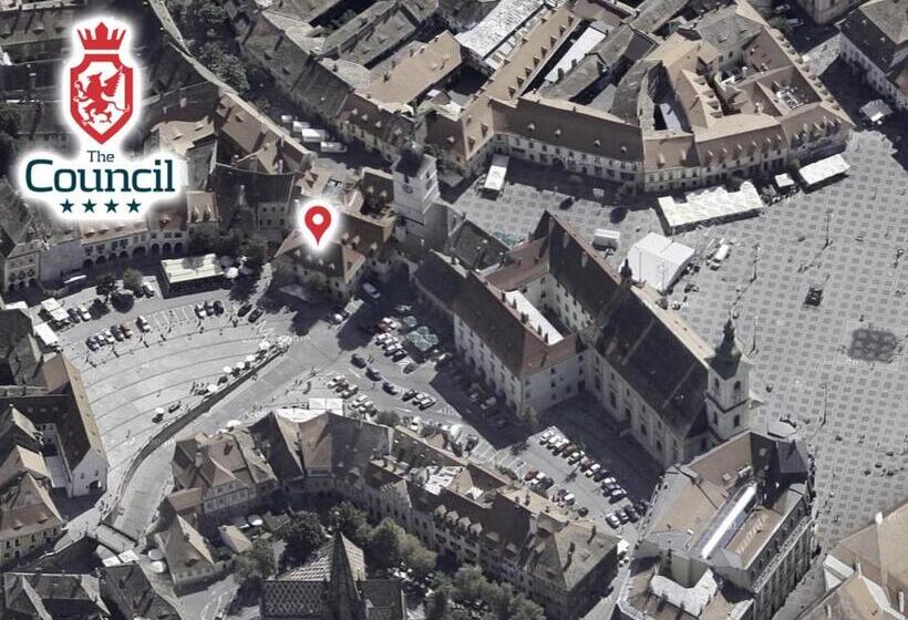 فندق The Council