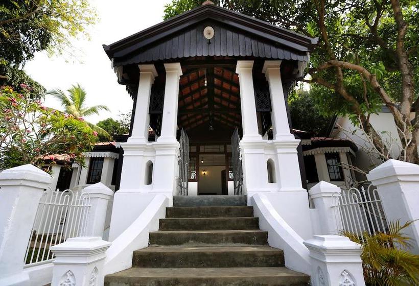 Отель The Secret Kandy