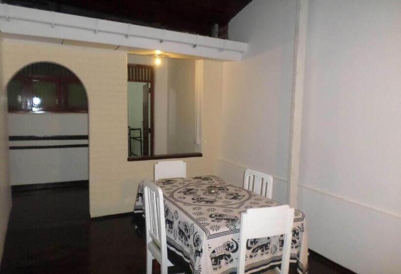 Отель Travelers Holiday Resort