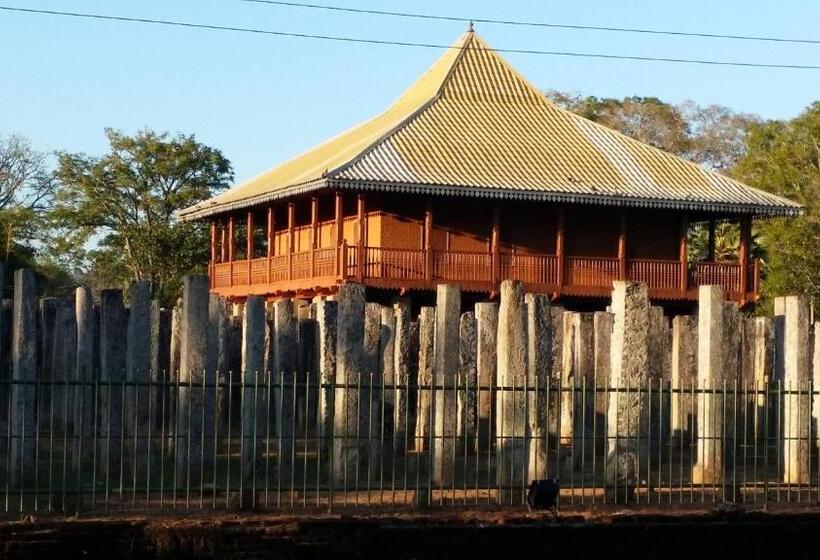 Отель Travelers Holiday Resort