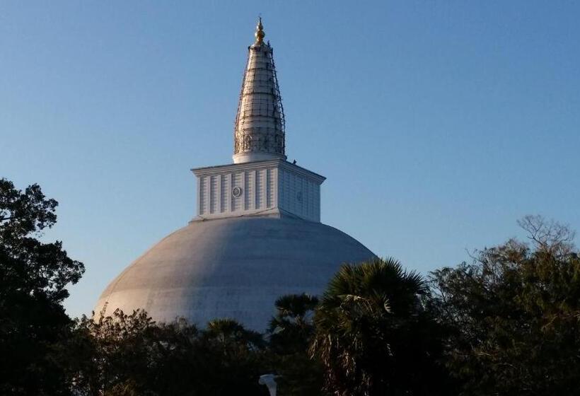 Отель Travelers Holiday Resort