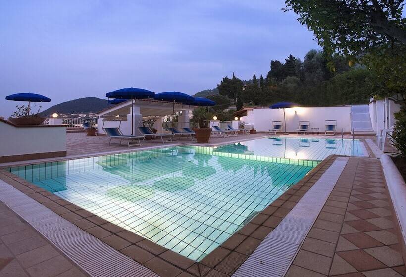 ホテル Villa D'orta