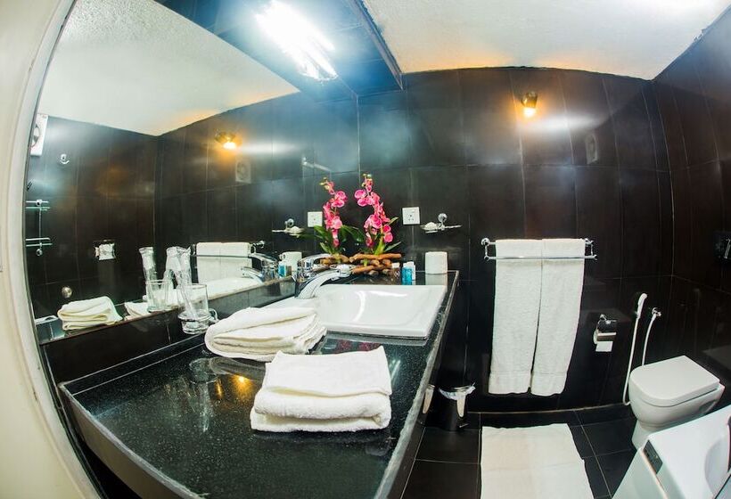 酒店 Whitehouse Residencies