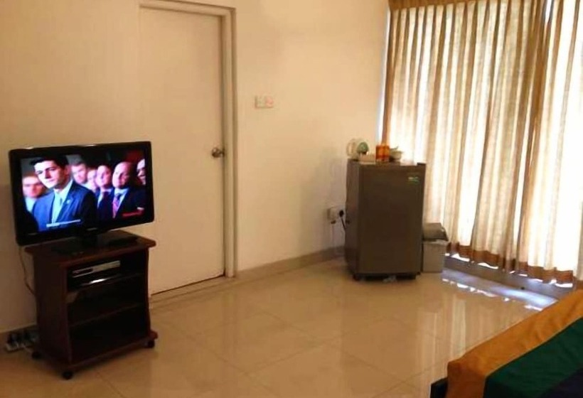 Отель Whitehouse Residencies