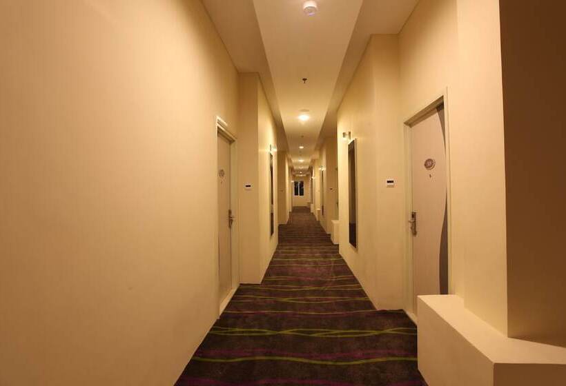 W Three Premier Hotel Lagaligo