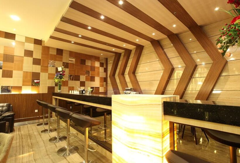 W Three Premier Hotel Lagaligo