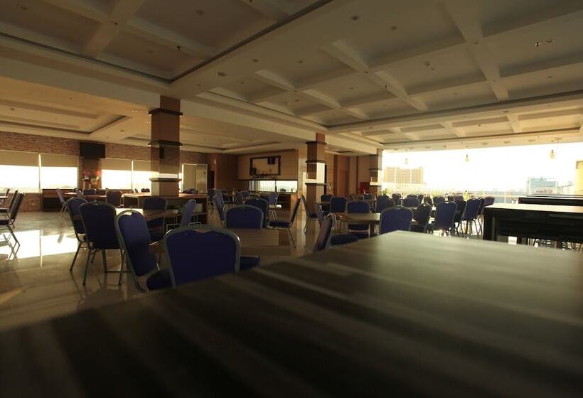 W Three Premier Hotel Lagaligo