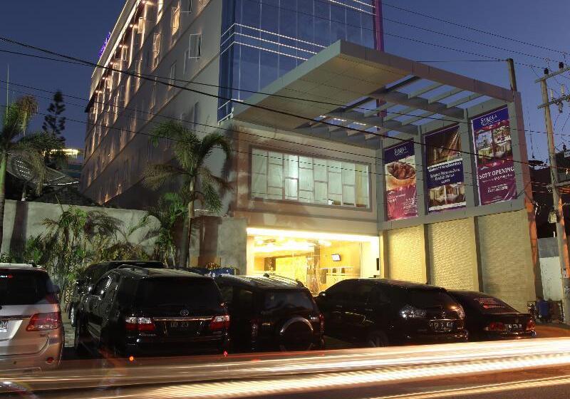 W Three Premier Hotel Lagaligo