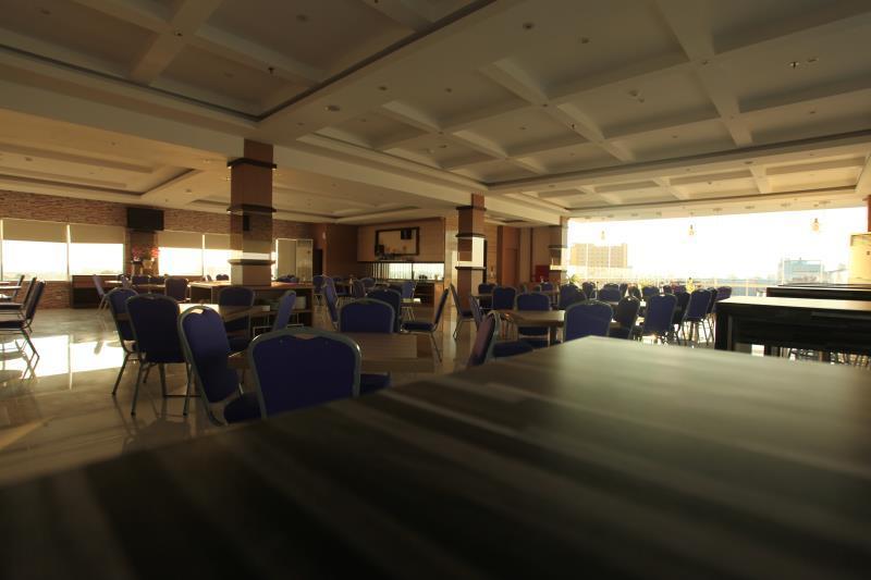 W Three Premier Hotel Lagaligo