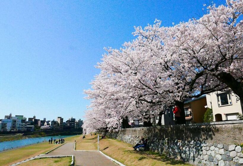 K S House Kanazawa  Travelers Hostel