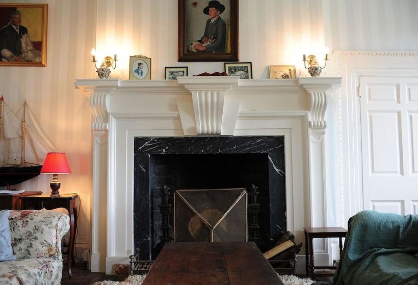 Kelly House Country B&b