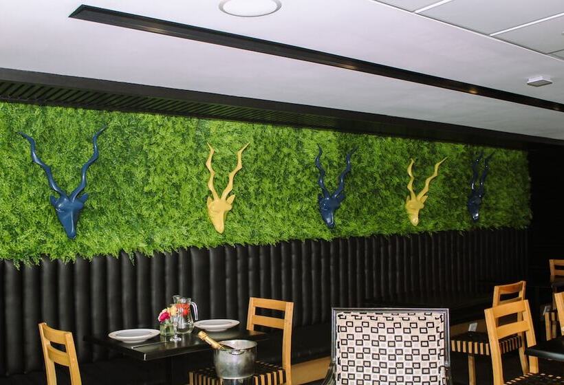 Max Executive Apartments