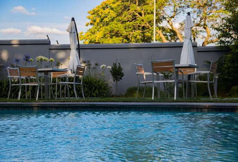 Max Executive Apartments