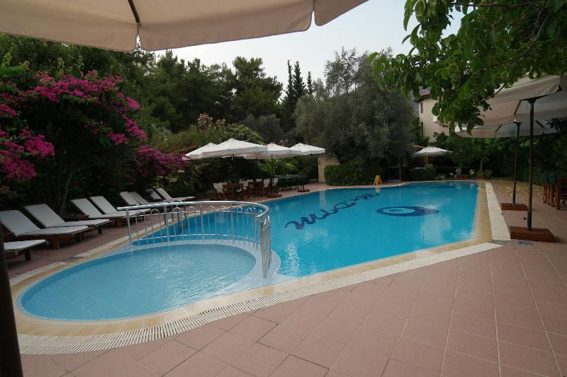 Mr. Dim Exclusive Apart