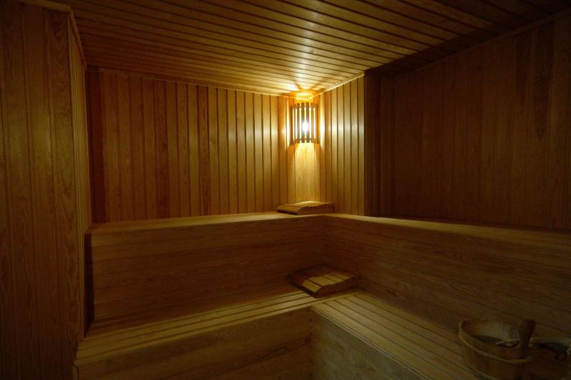 Mr. Dim Exclusive Apart