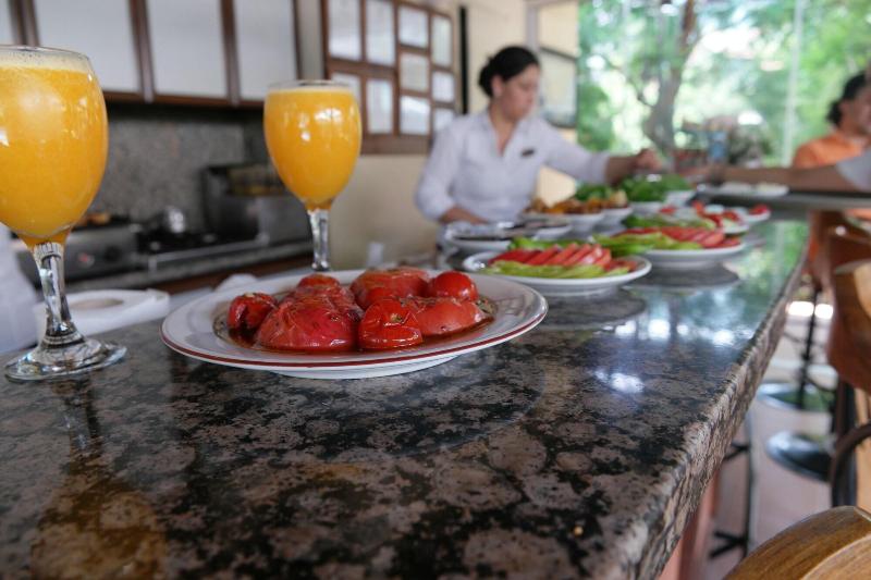 Mr. Dim Exclusive Apart